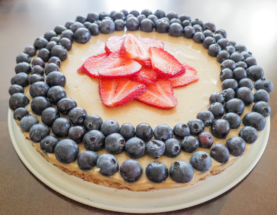 Raw Vegan Berry Cheesecake